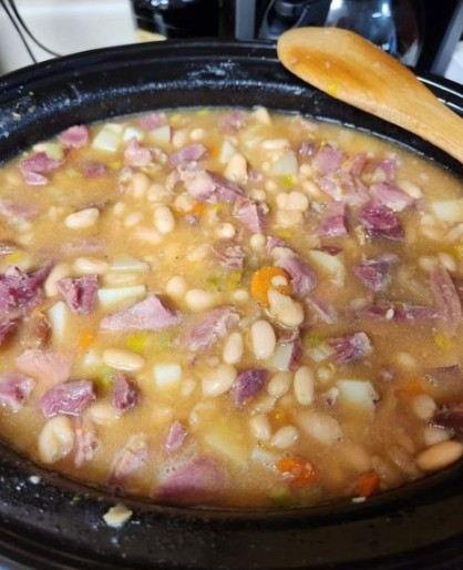 Hearty Crockpot Ham Hocks and Beans – My Blog